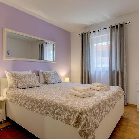 Apartments Babic Fažana Eksteriør billede